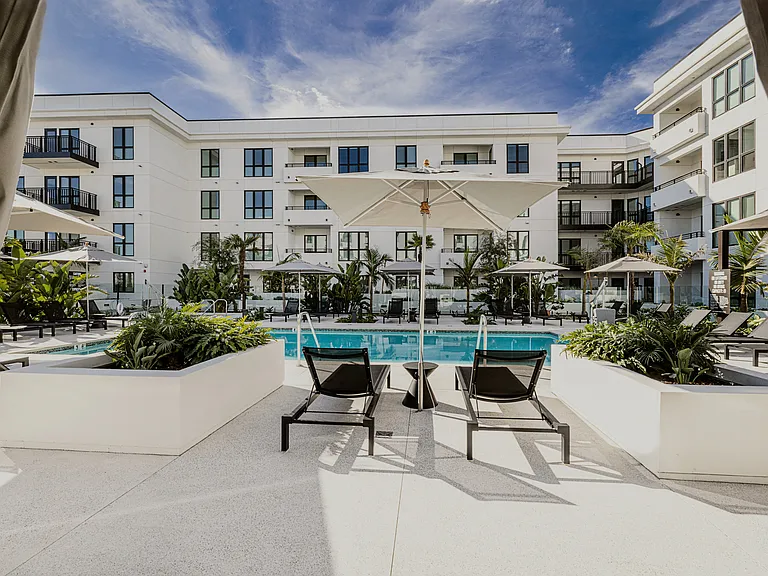 Hollywood Park Residences — Photo 36