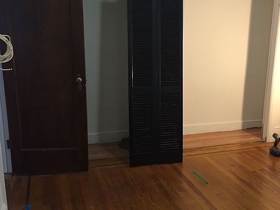 3rd image of 5816 43rd Ave #1A