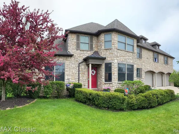 3607 Jesse Dr, Howell, MI 48843
