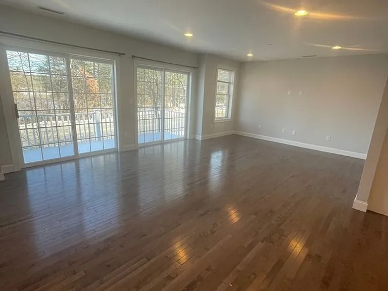56 New Rochester Rd — Photo 11