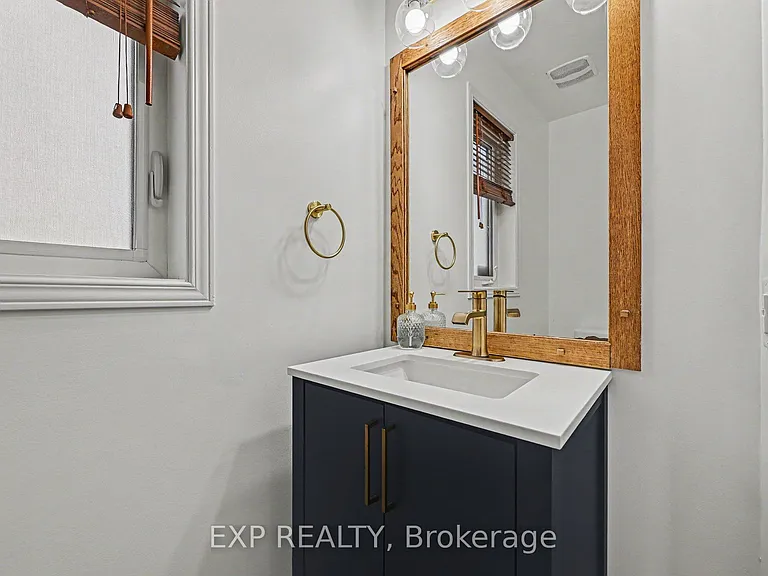 218 Rolling Meadow Cres — Photo 11