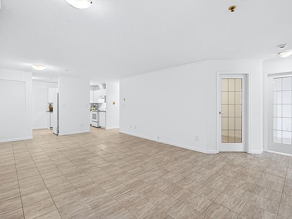 5th image of 22351 Saint Anne Ave #403