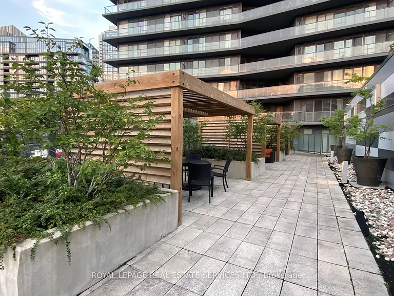 20 Bruyeres Mews #2107 — Photo 18