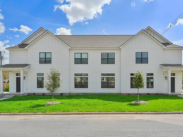 Cooner Residenace — Photo 1