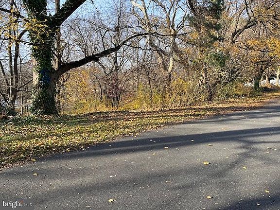 3rd image of 409 Cobbs Creek Pkwy
