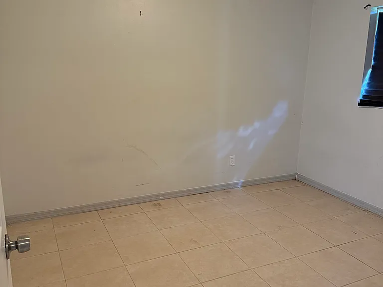 2439 Richard Ave S — Photo 15