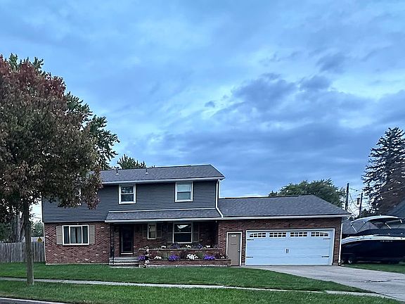 2nd image of 839 Niagara Pkwy