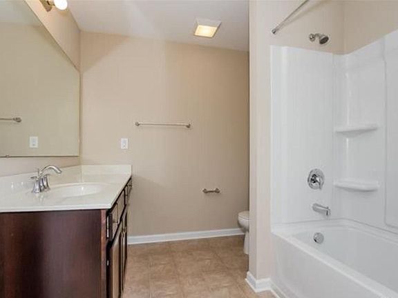 5th image of 834 Summerlake Dr #834