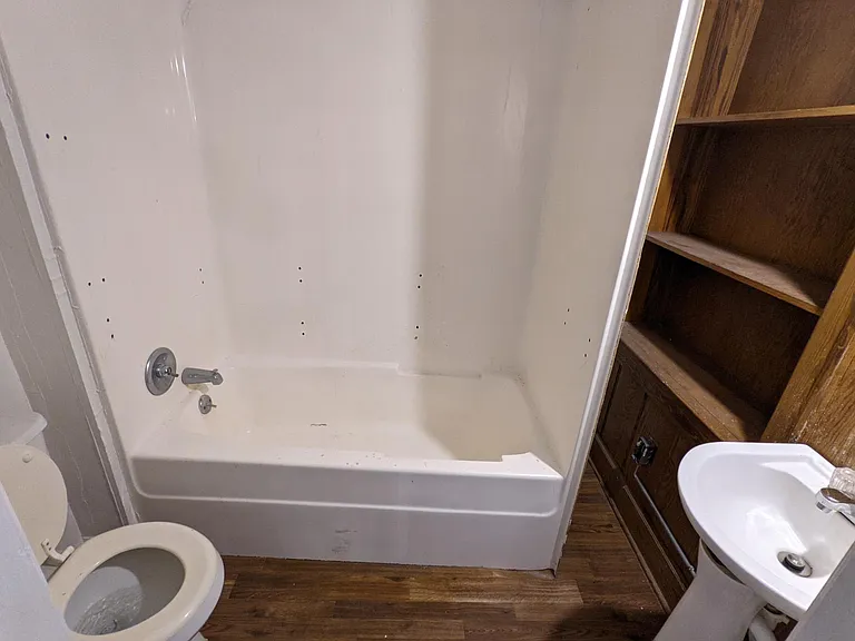 860 Artic Cir #2B — Photo 8