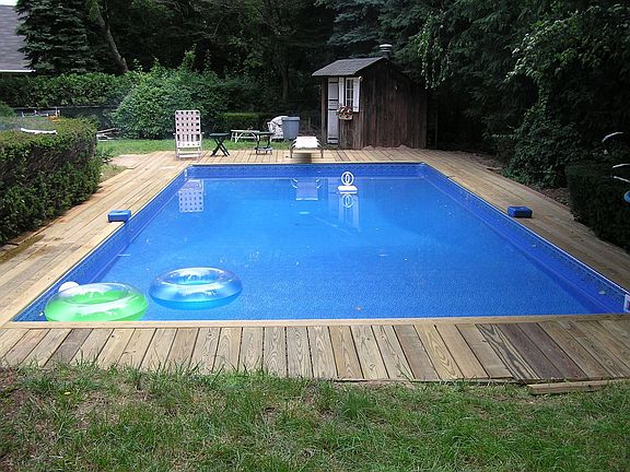 "Private Boardwalk" with pool