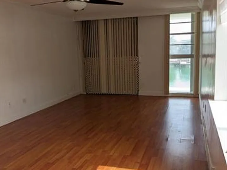8001 N Crespi Blvd #CU-2C — Photo 10