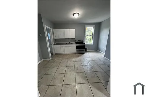 486 Walnut St Photo 1