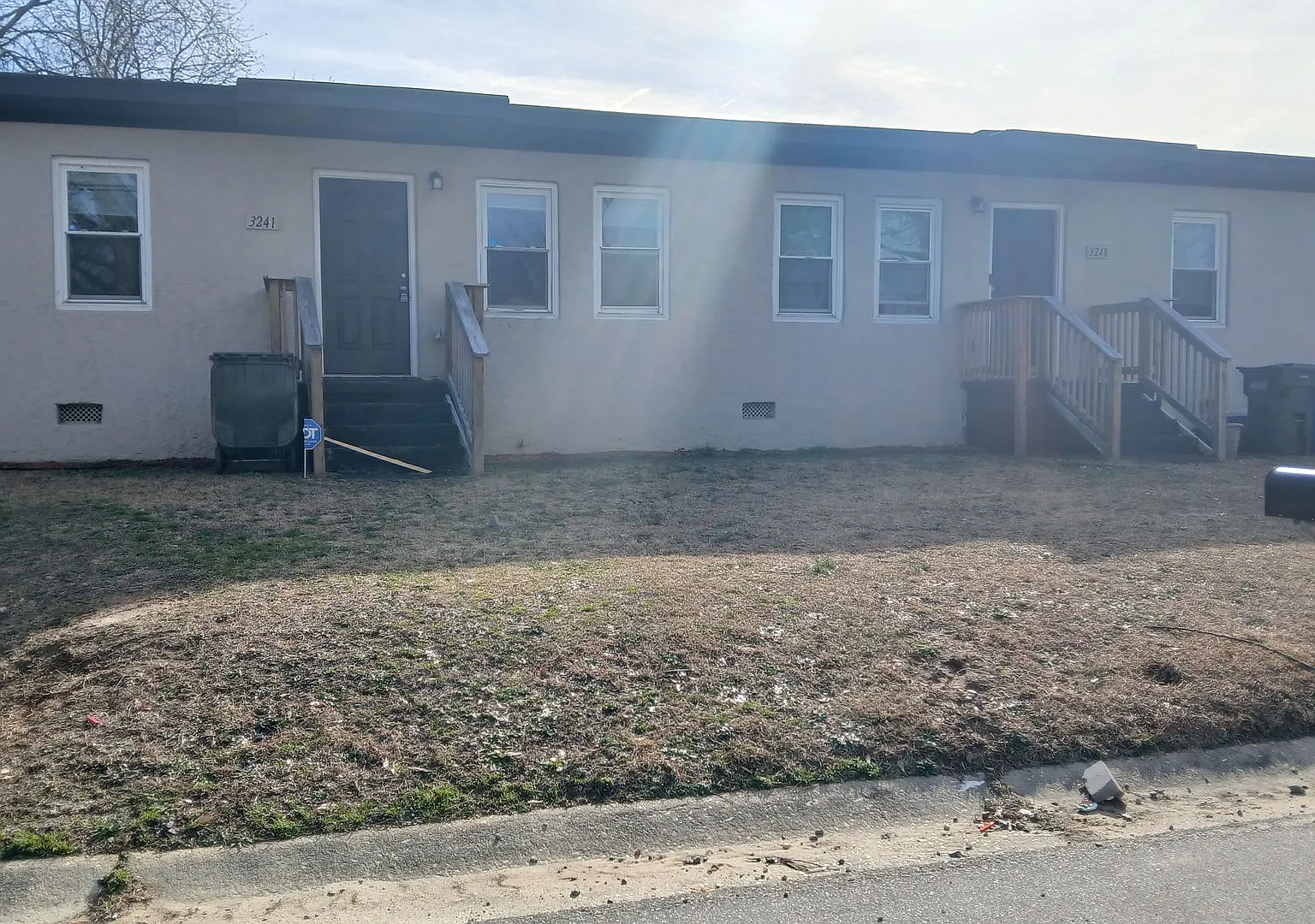 2 Bedroom 1 Bathroom Duplex Available NOW! — Photo 1