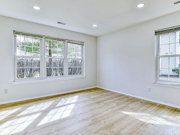 805 Harwood Ct #A — Photo 3