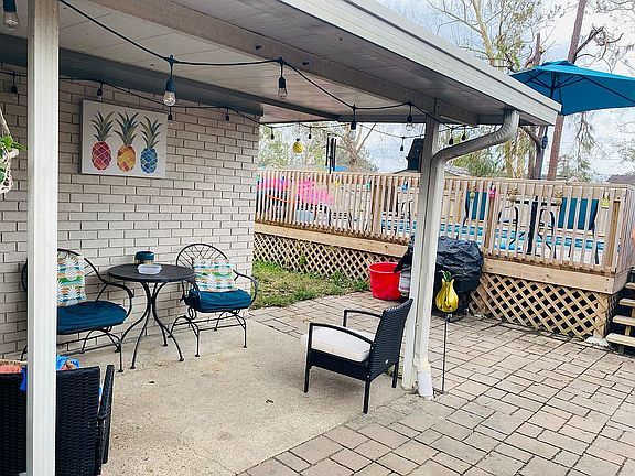 4th image of 310 Louis Dr