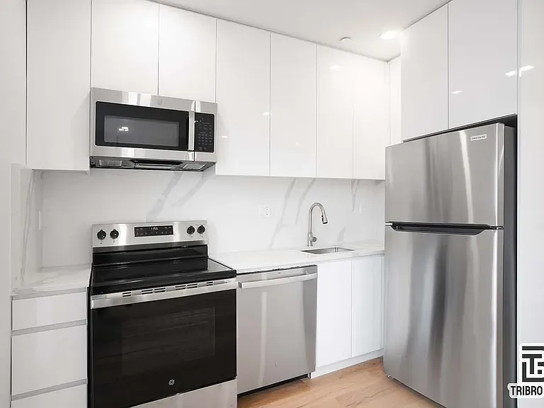 802 Lafayette Ave #PENTHOUSE — Photo 3