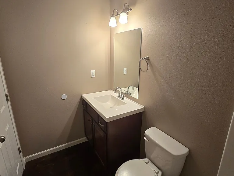 1423 McLain St #9 — Photo 10