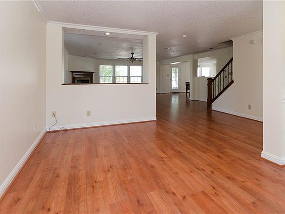 4th image of 628 Highpointe Blvd