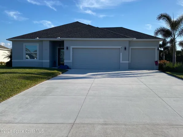 8352 Laguna Cir, Micco, FL 32976