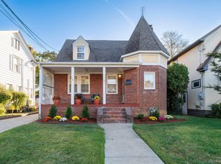 224 Kensington Rd, Lynbrook, NY 11563