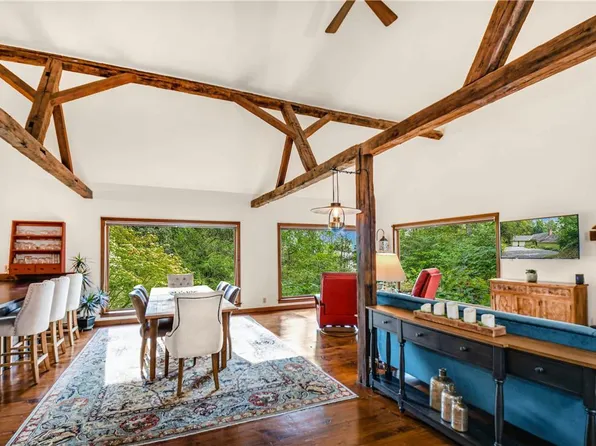 935 Spring Hill Rd, Riegelsville, PA 18077