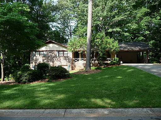 3rd image of 1387 Hickory Dr
