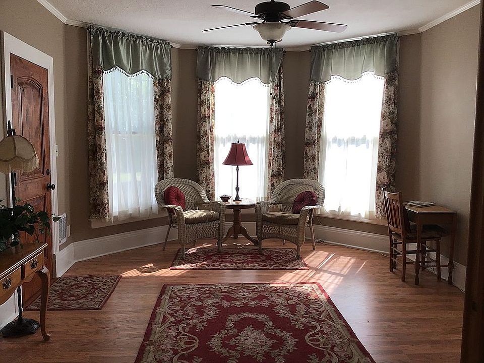Apt 1 - Living Room