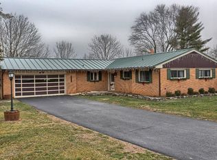 2512 Saddle Dr, Lancaster, PA 17601