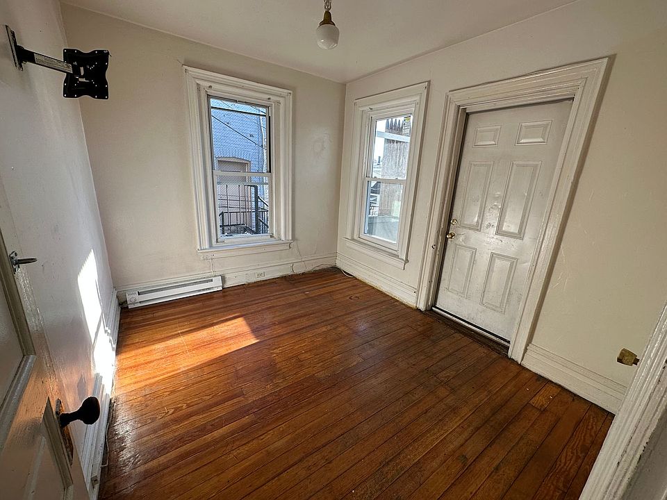 1st image of 226 N 12th St APT 2