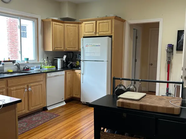 219 Roslindale Ave Floor 2, Roslindale, MA 02131