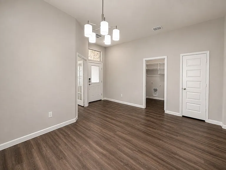 3428 Flatiron Dr — Photo 3