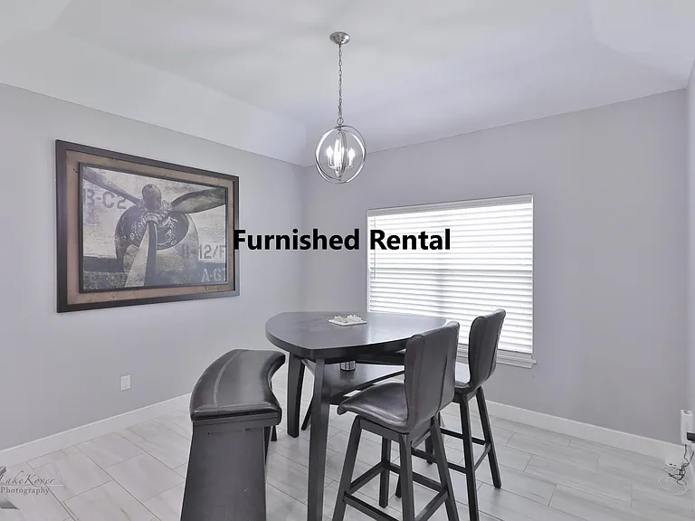3126 Oakley St — Photo 4