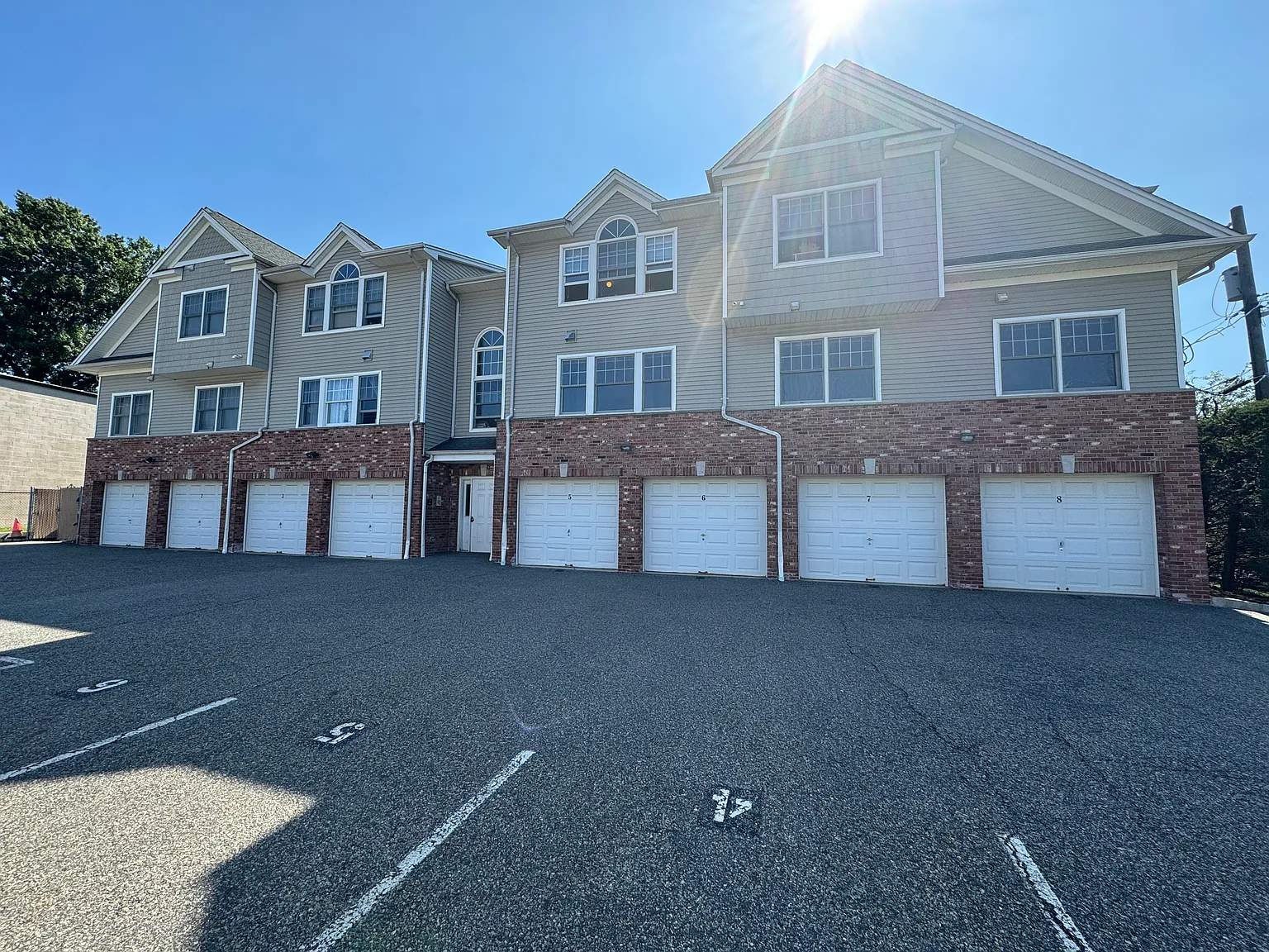 2 bed, $2,845 — Photo 2