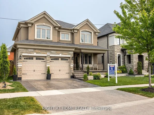 25 Charterhouse Dr N, Whitby, ON L1R 3R8