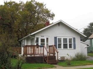 909 10th St NW, Minot, ND 58703