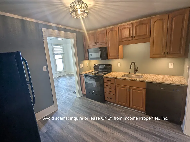 209 S Greenwood St — Photo 8