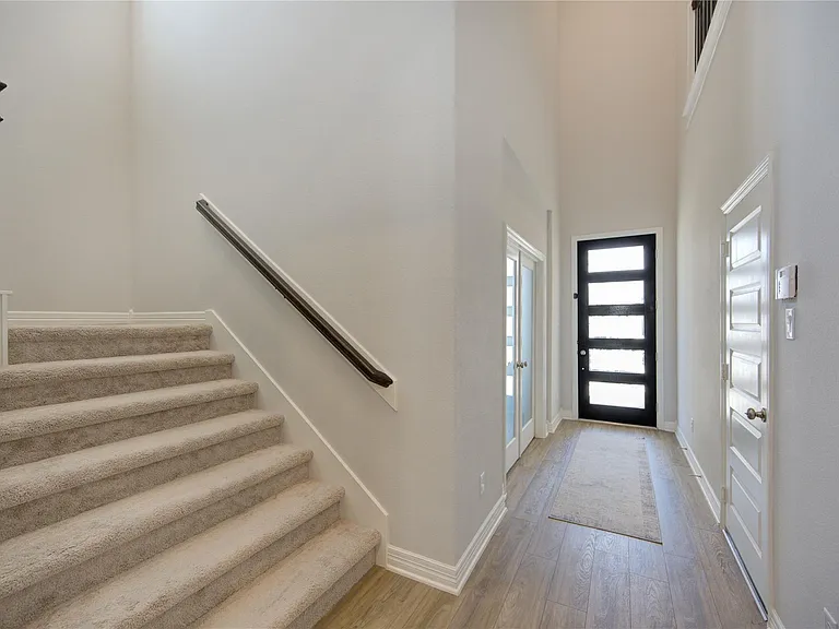 4110 Sherman Oak Ln — Photo 11
