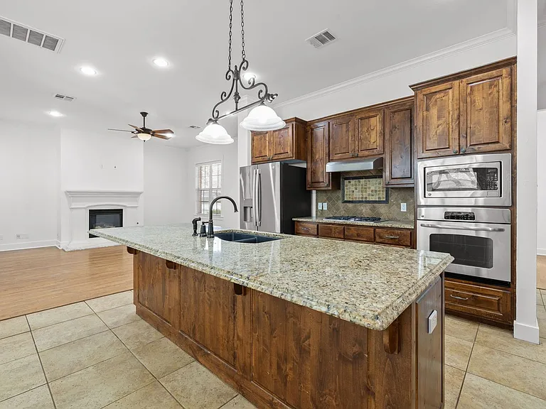 1607 Chelsea Ln — Photo 14