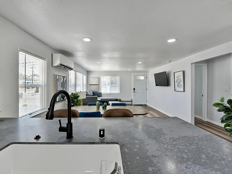6830 Tower St — Photo 14