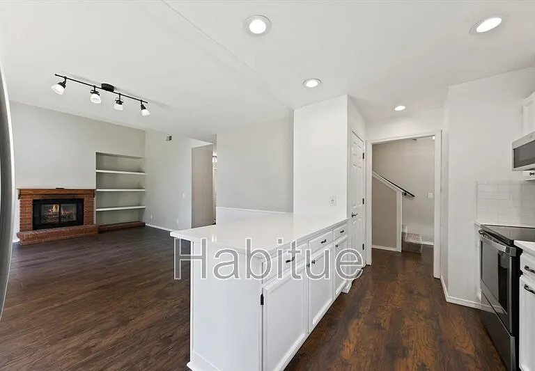 2403 W Irene St — Photo 8
