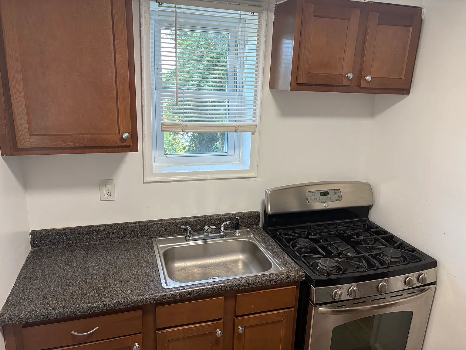 2 bed, 800 sqft, $1,950 — Photo 4