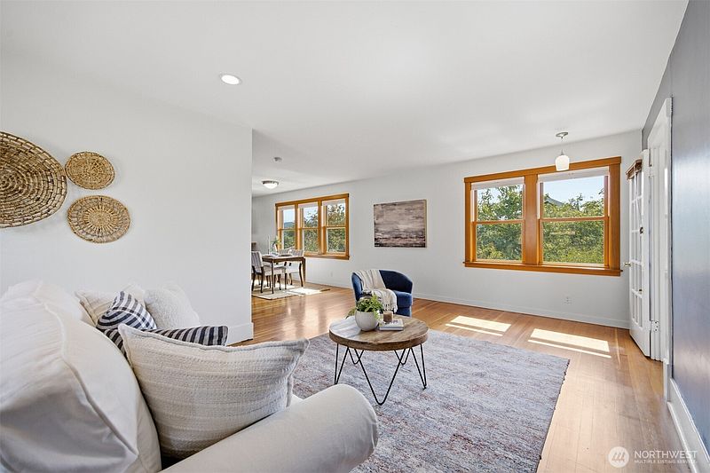 5th image of 2510 Grant Street