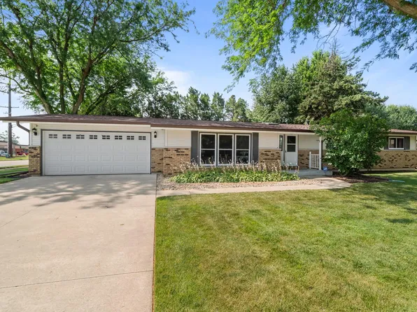 216 Linder Ln, Rochelle, IL 61068