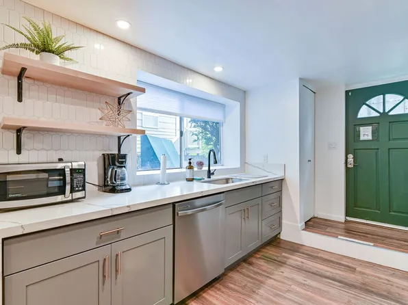 823 Nob Hill Ave N, 823 Nob Hill Ave N #1, Seattle, WA 98109