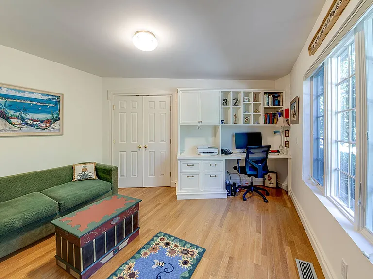 52 Ocean Ave — Photo 21
