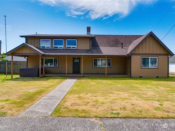 429 Spruce Street E, Ilwaco, WA 98624