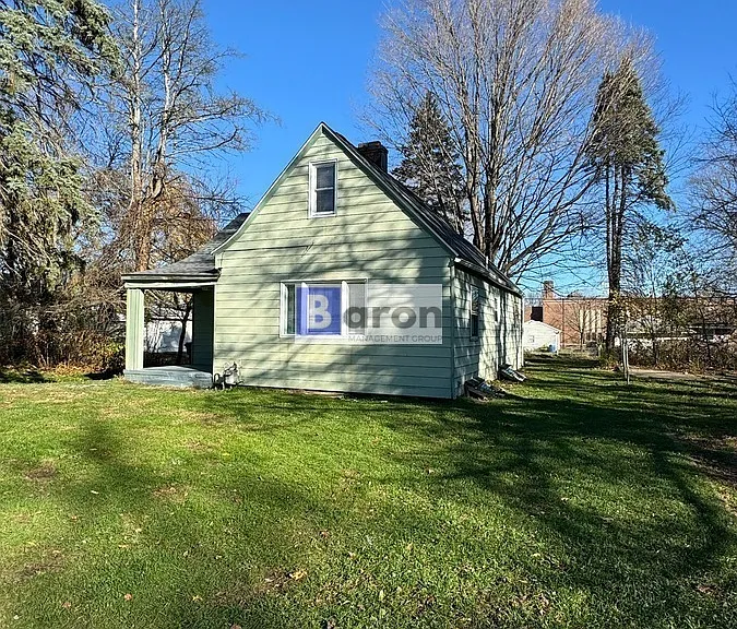 1918 Johnson St — Photo 10