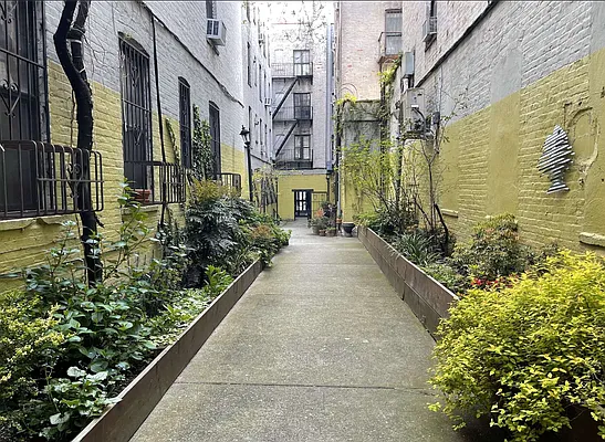 Sold by Liberty Chateau Realty Inc | media 3