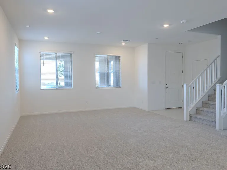 80 Hornbeck Ln — Photo 2