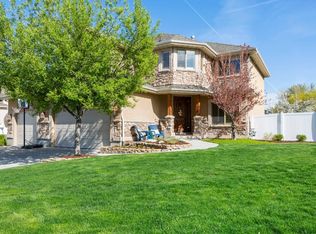 925 E Avila Dr, Sandy, UT 84094
